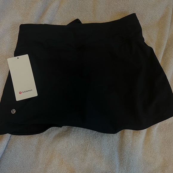 LULULEMON High rise tennis and golf wrap skirt size 8 black NEW WITH TAGS - Picture 4 of 8